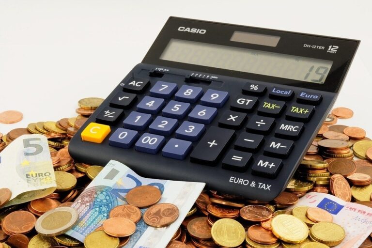 ways to save money on a tight budget 2021